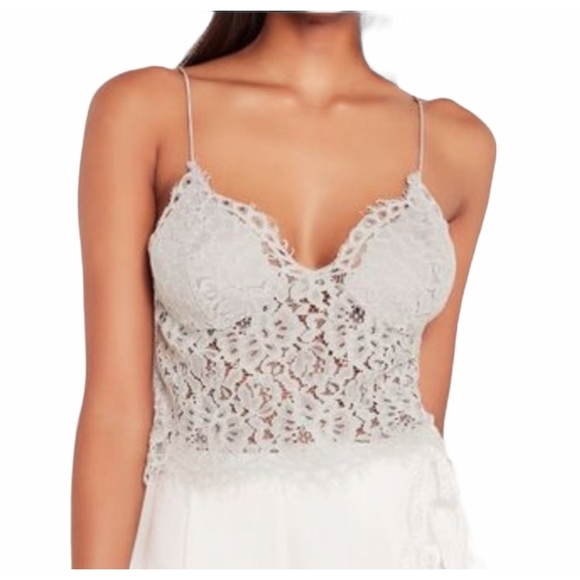 Carli Bybel x Missguided Crochet Bralet - Picture 2 of 7